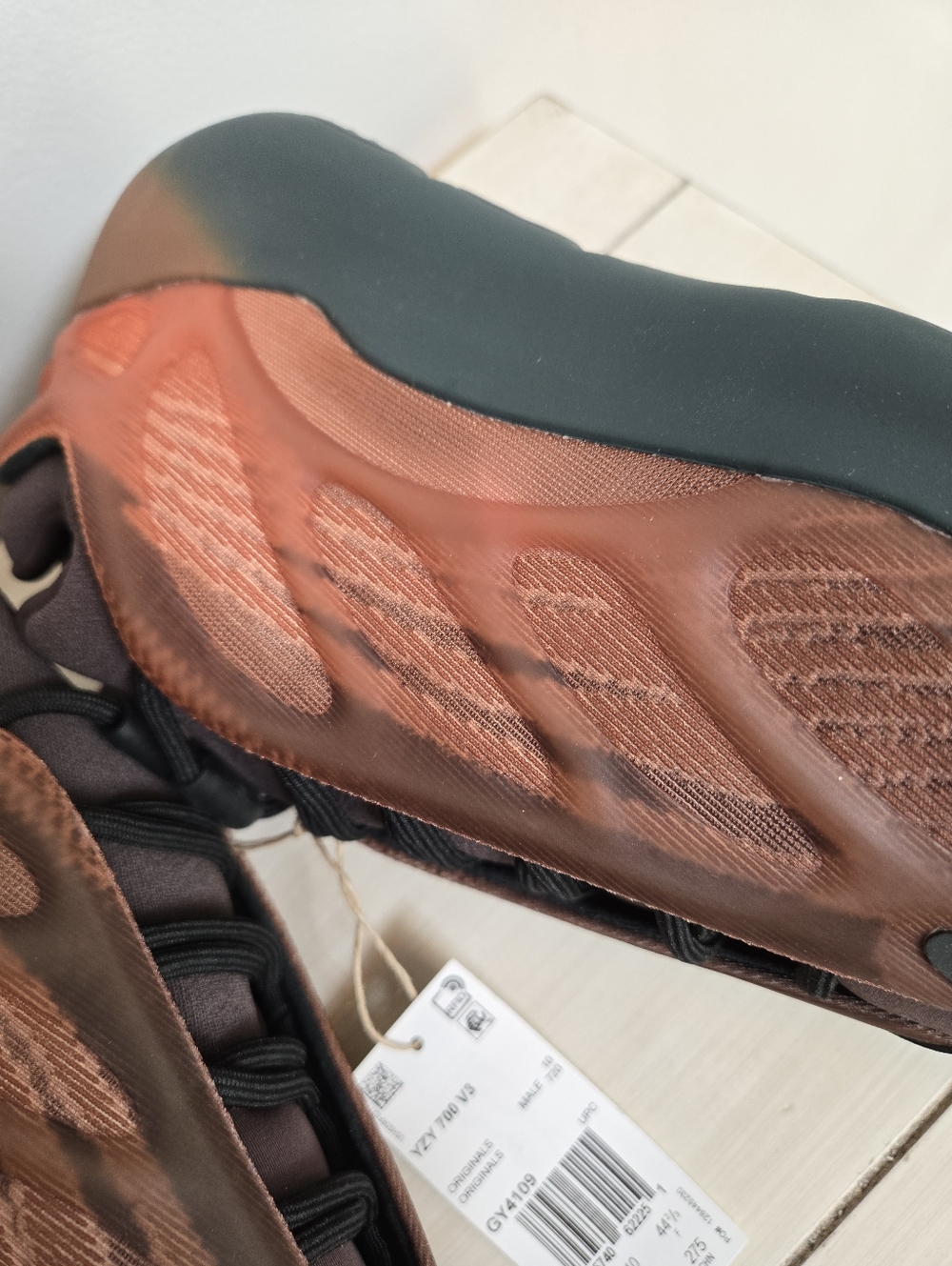 Adidas Yeezy 700 V3 'Copper Fade' Men's Lifestyle Shoes GY4109 Size 10.5 - Picture 6 of 13